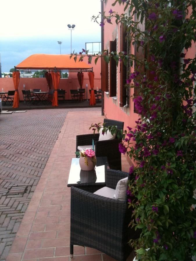 Hotel Le Corti Pitstop Ferrara Kültér fotó